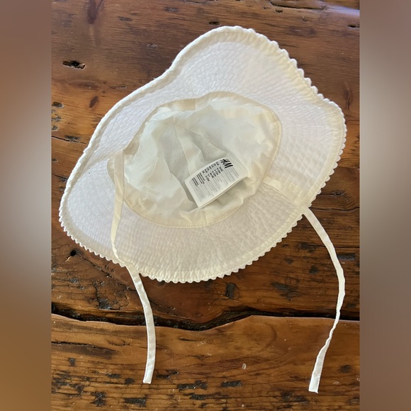 Lot of three white hats for baby 6-12 months - Picture 7 of 7